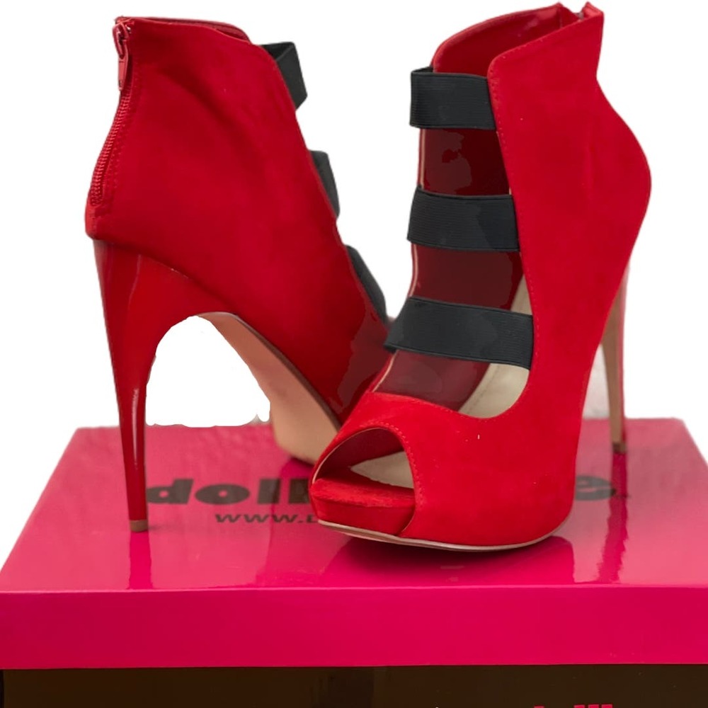 💎✨CLEARANCE SALE✨💎 New with box Dollhouse Spyglass Red Heels